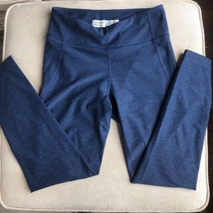 Outdoor Voices Warmup 3/4 length leggings